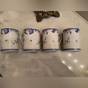 4 ONEIDA Blue Lattice Fine Porcelain Mugs from "The Select Collection" Vintage